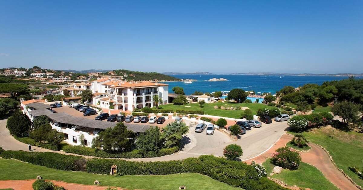 Een foto van het zwembad bij Hotel La Bisaccia
