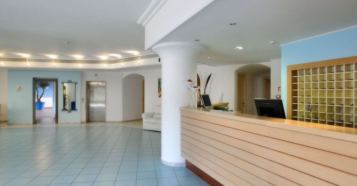 Een foto van het interieur van Cala della Torre Club Hotel