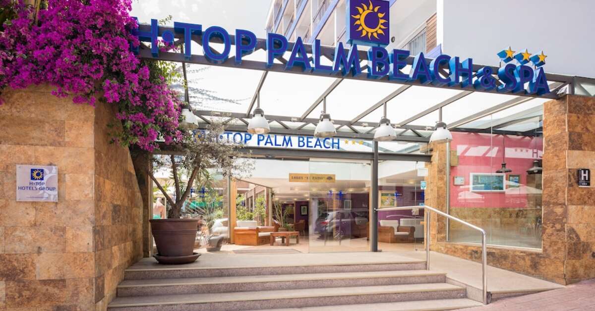 Een foto van de buitenkant van H-Top Hotel Palm Beach