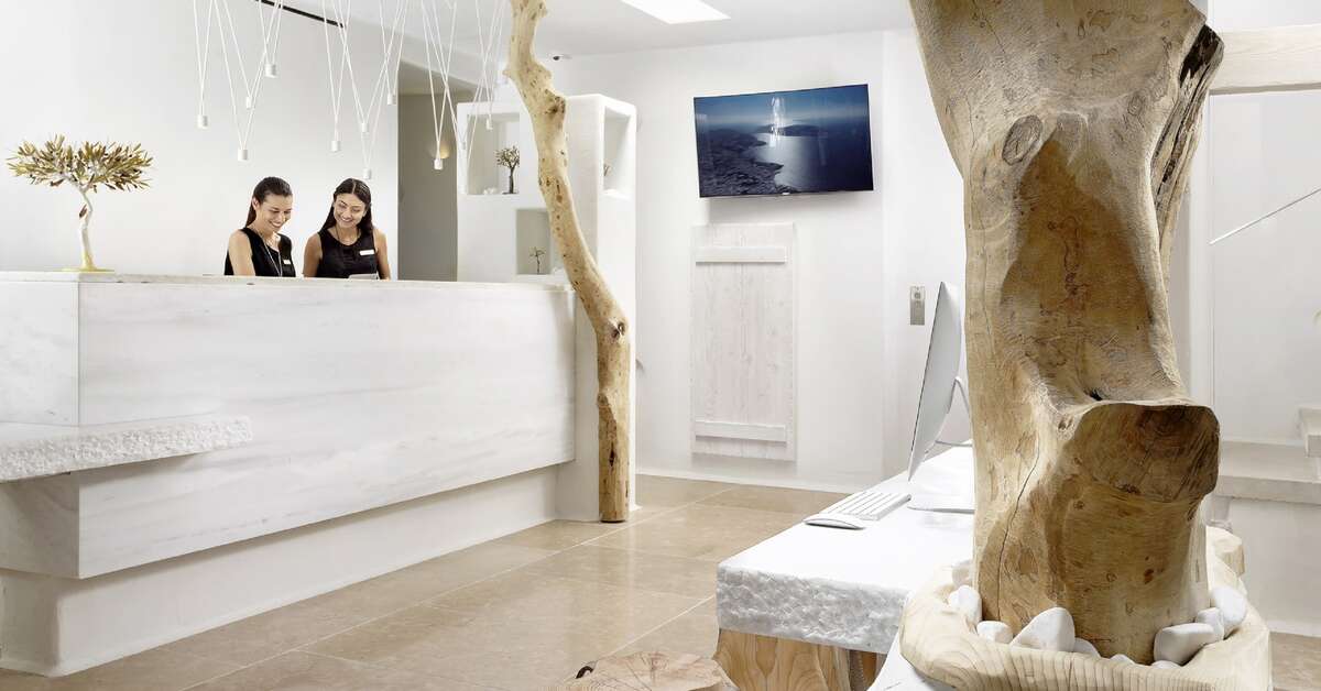 Een foto van het interieur van Kove Mykonos - A Myconian Collection Hotel