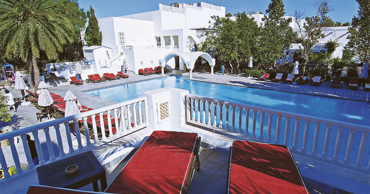 Een foto van het zwembad bij The Orangers Beach Resort & Bungalows