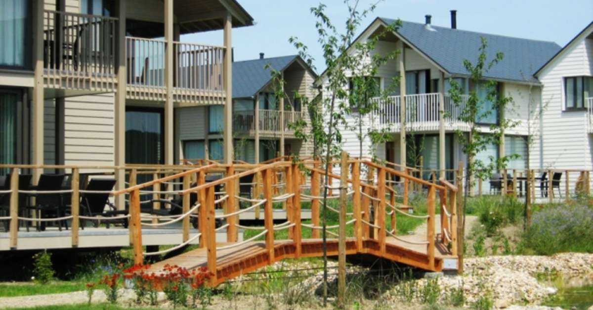 Een foto van de buitenkant van Golden Lakes Village