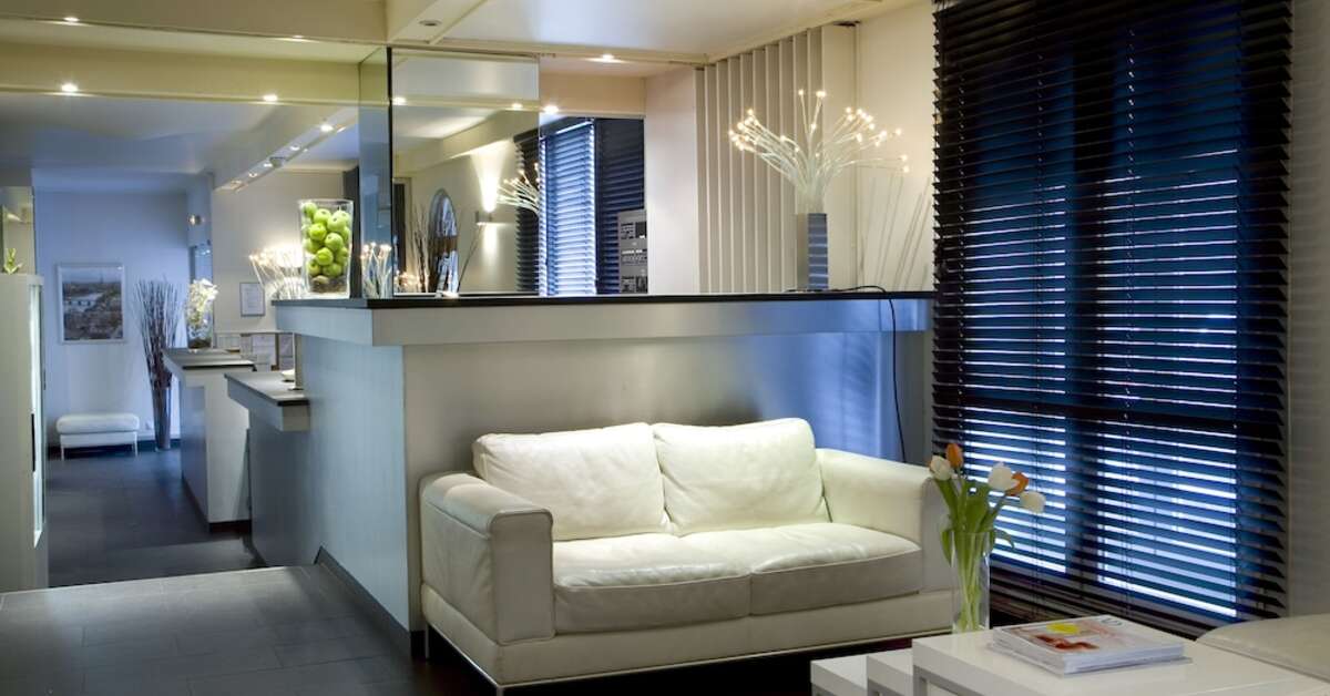 Een foto van het interieur van Victoria Hotel