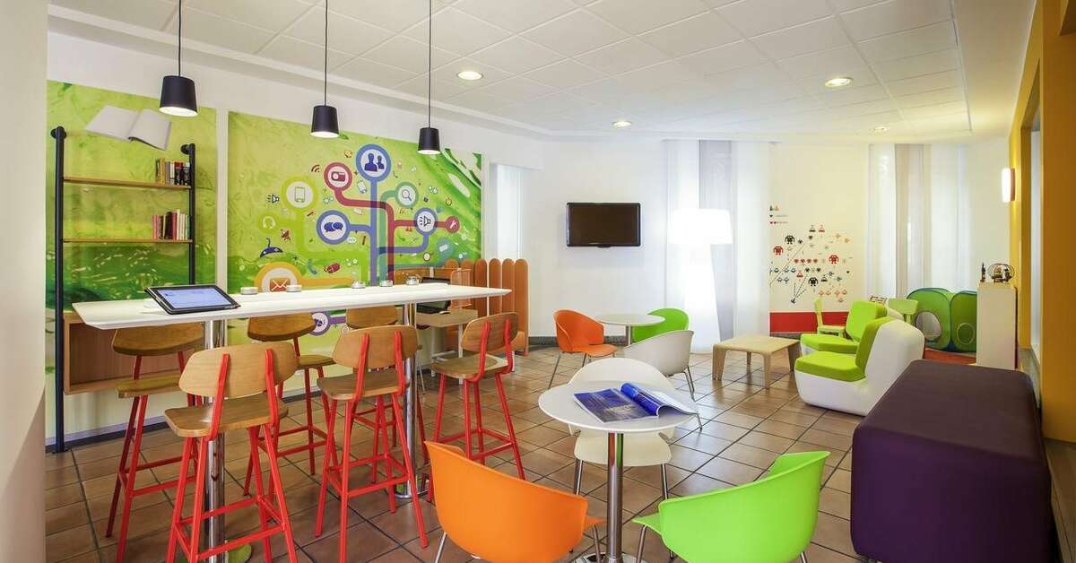 Ein Foto Ibis Styles Napoli Garibaldi