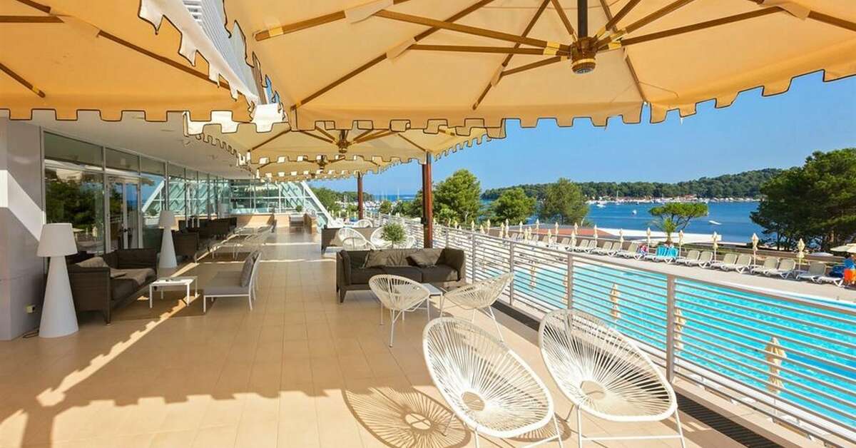 Een foto van het terras bij Hotel Laguna Molindrio