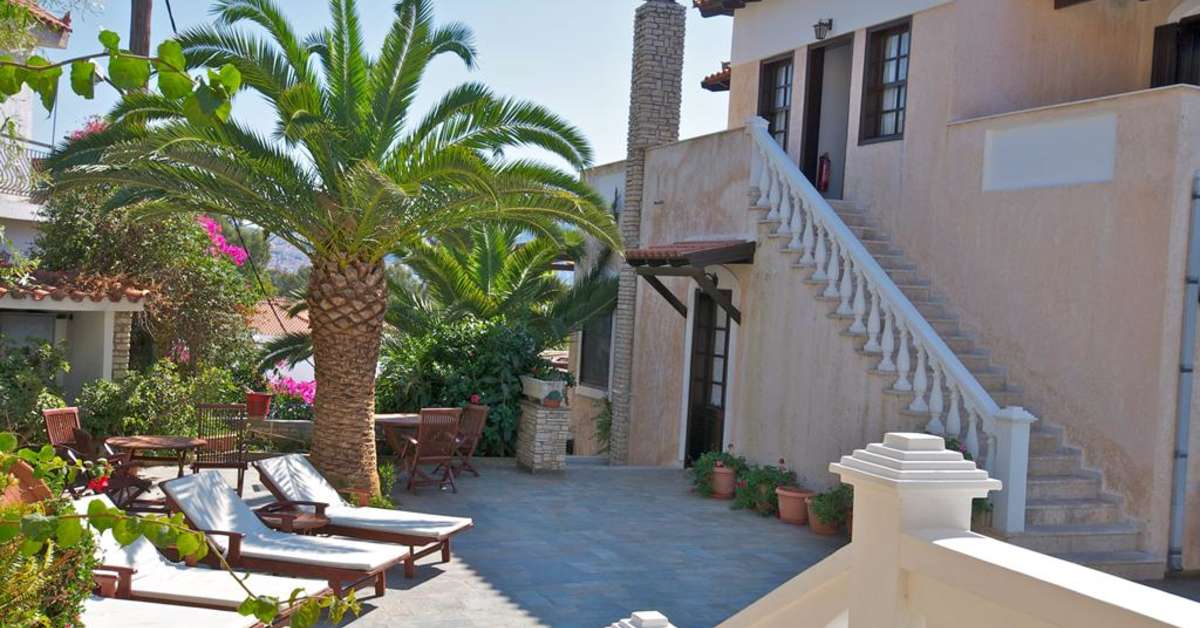 Een foto van de buitenkant van Ino Village Hotel