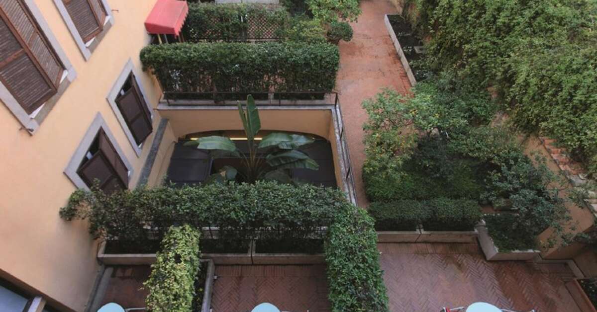 Een foto van het terras bij Hotel Dei Borgognoni