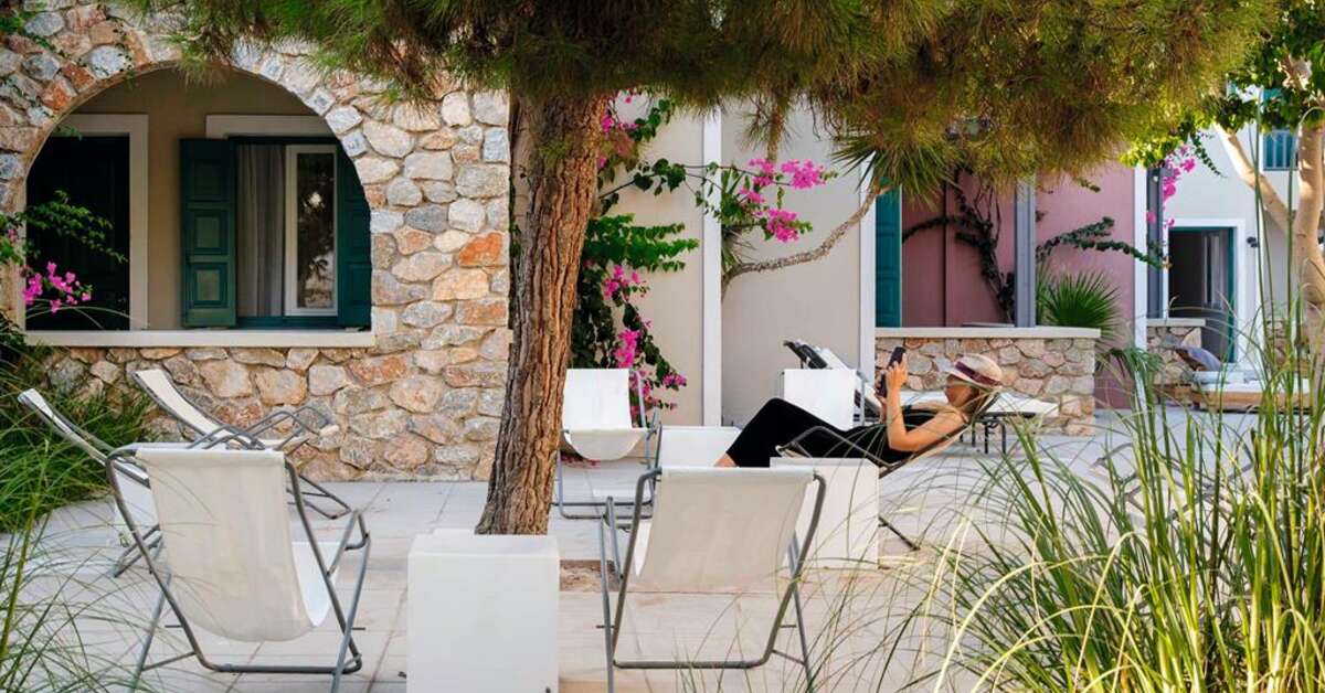 Ein Foto von der Terrasse im Rose Bay Hotel
