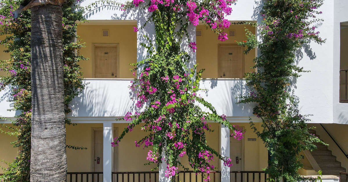 Een foto van de buitenkant van Natur Garden Hotel