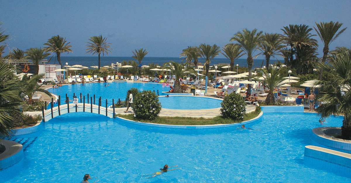 Een foto van het zwembad bij El Mouradi Skanes Beach
