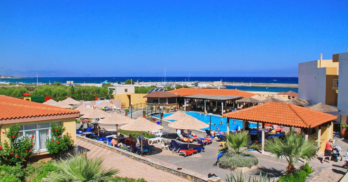 Een foto van het zwembad bij Hotel Kalia Beach