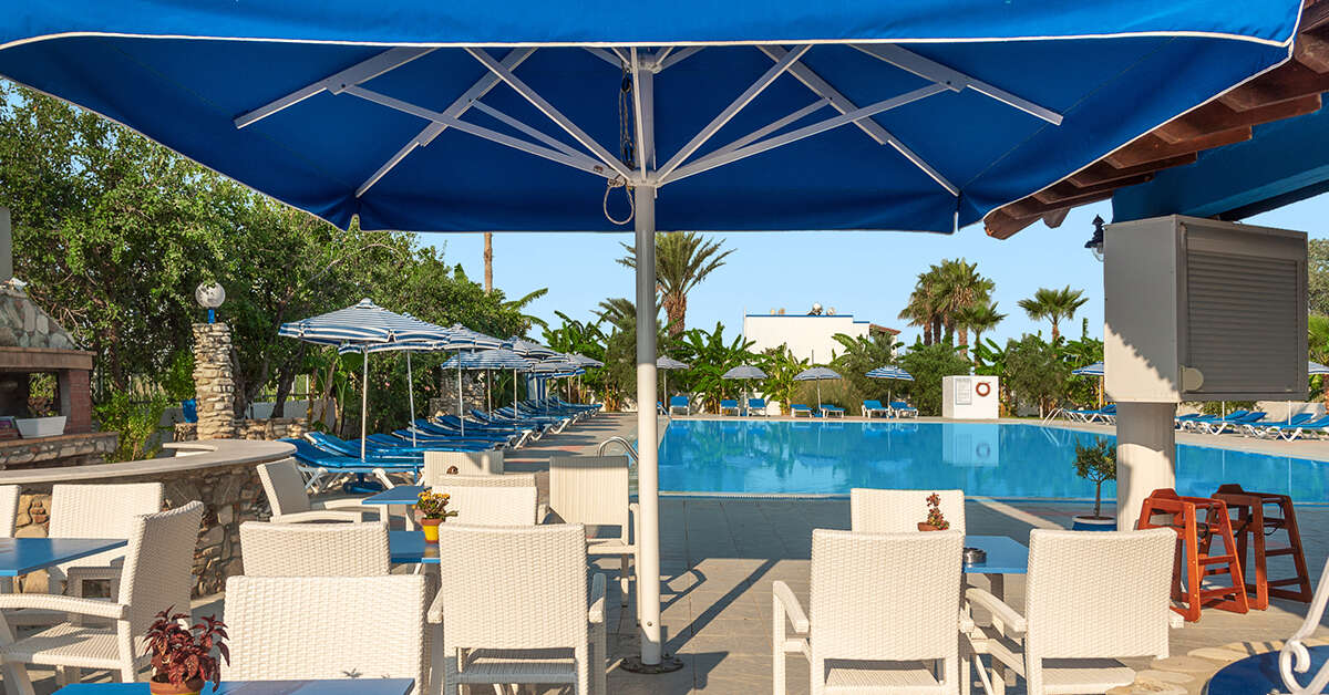Een foto van het terras bij Hotel Tigaki's Star