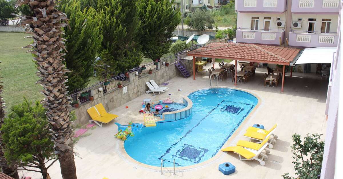 Een foto van het zwembad bij Victoria Princess Aparthotel