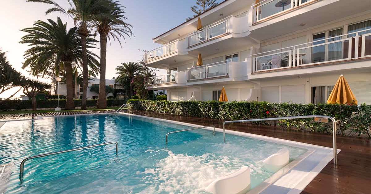 Een foto van het zwembad bij Appartementen Montemayor