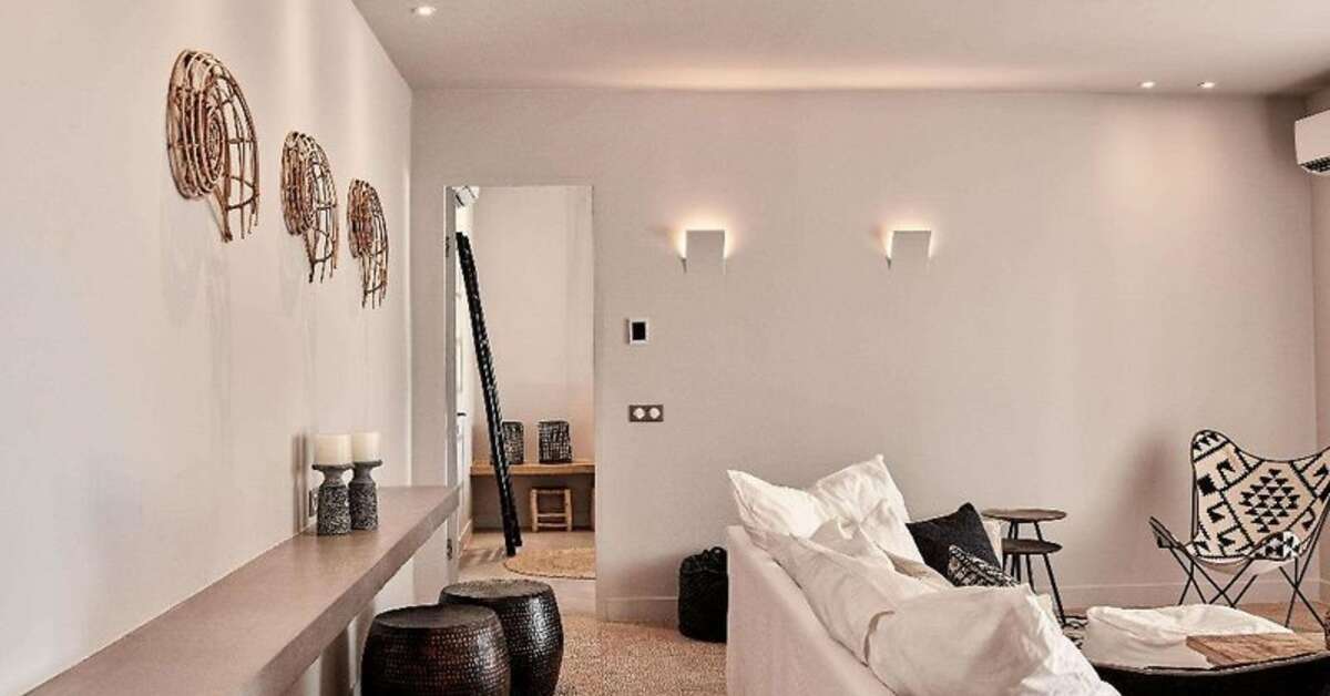 Een foto van het interieur van Minos Beach Art Hotel