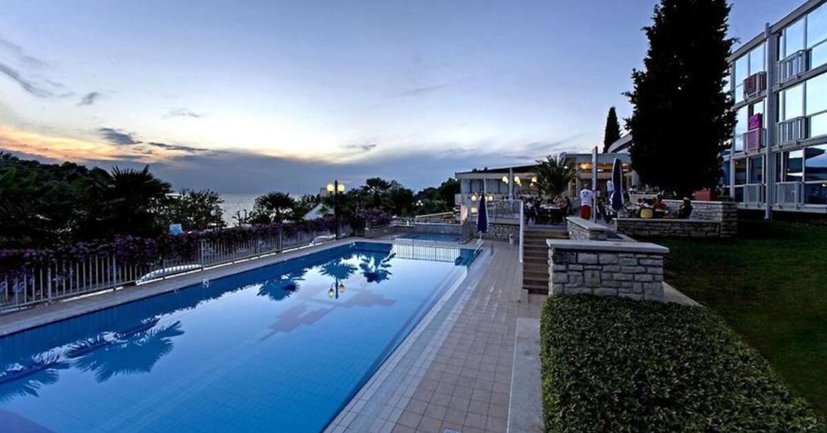 Een foto van het zwembad bij Hotel Zorna Plava Laguna