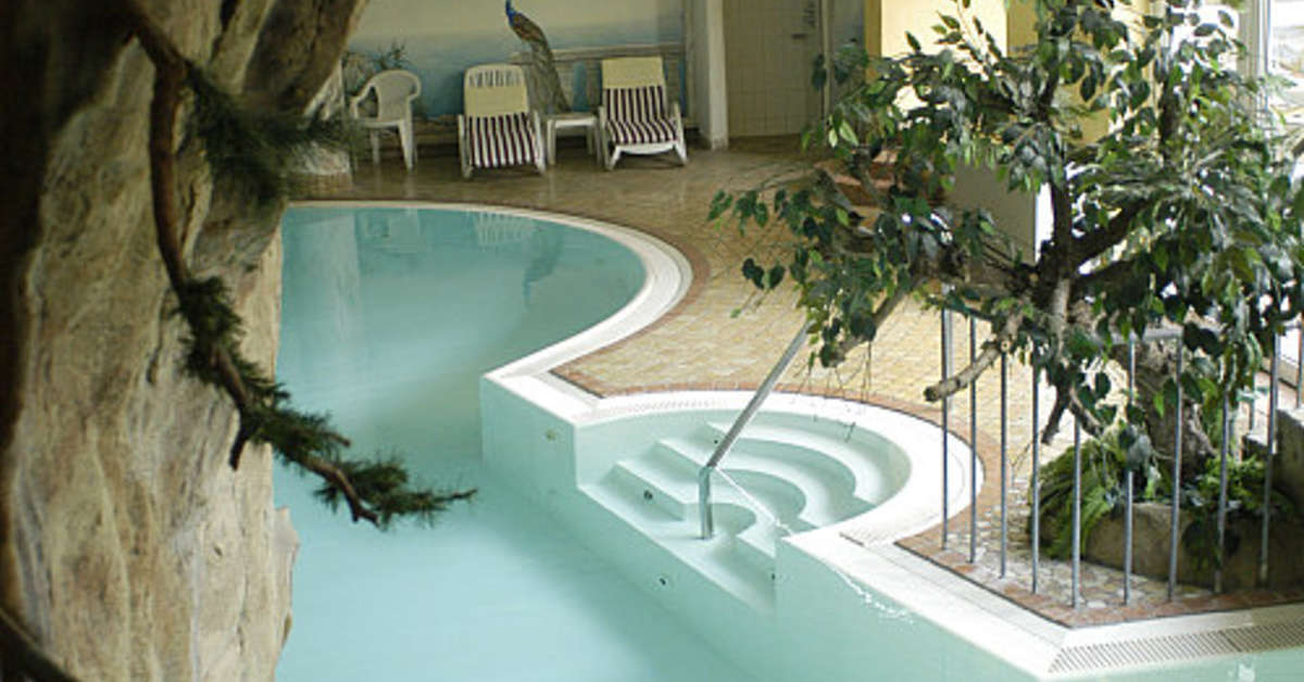 Een foto van het zwembad bij Parkhotel Altmühltal