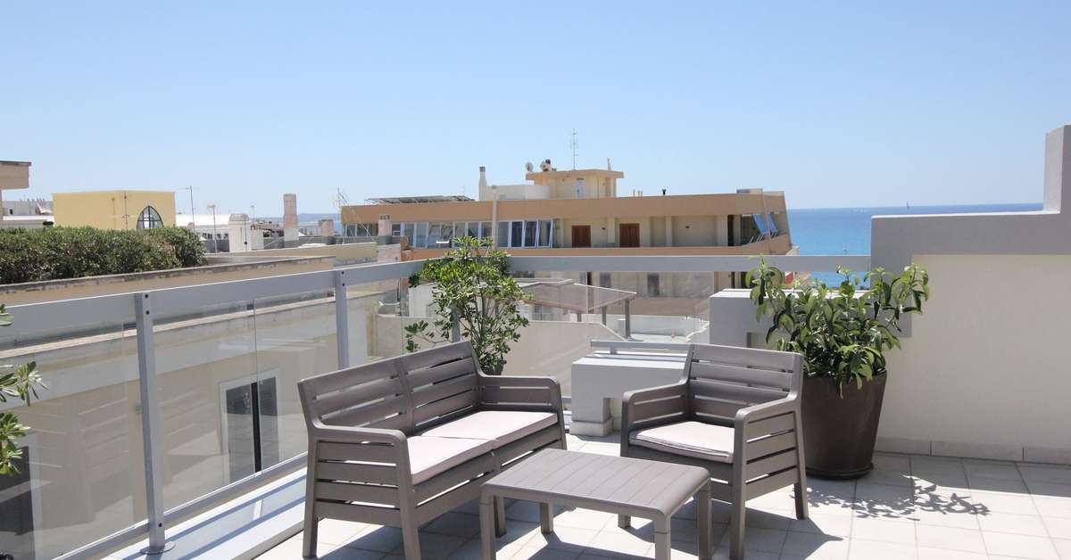 Een foto van het terras bij Hotel Fly