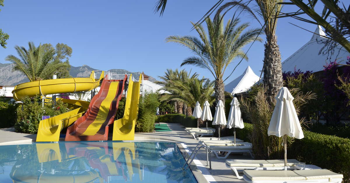 Een foto van het zwembad bij Emelda Sun Club
