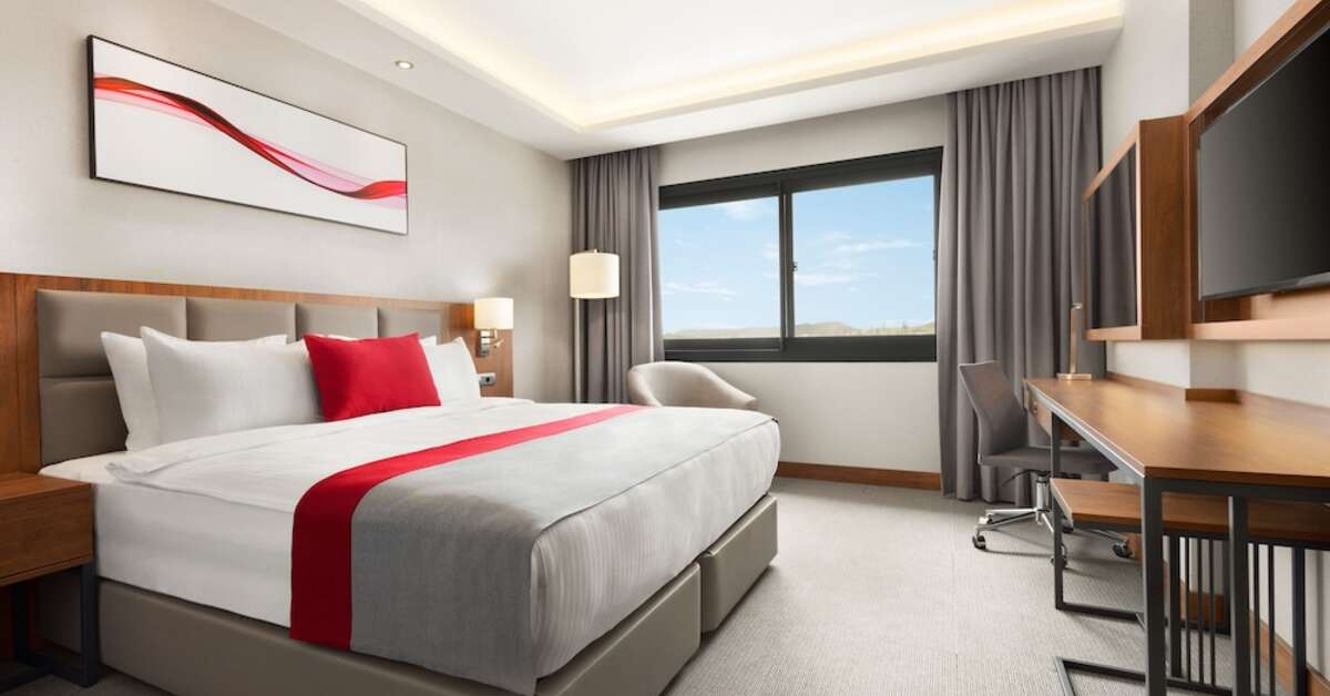 Een foto van Ramada by Wyndham Izmir Aliaga