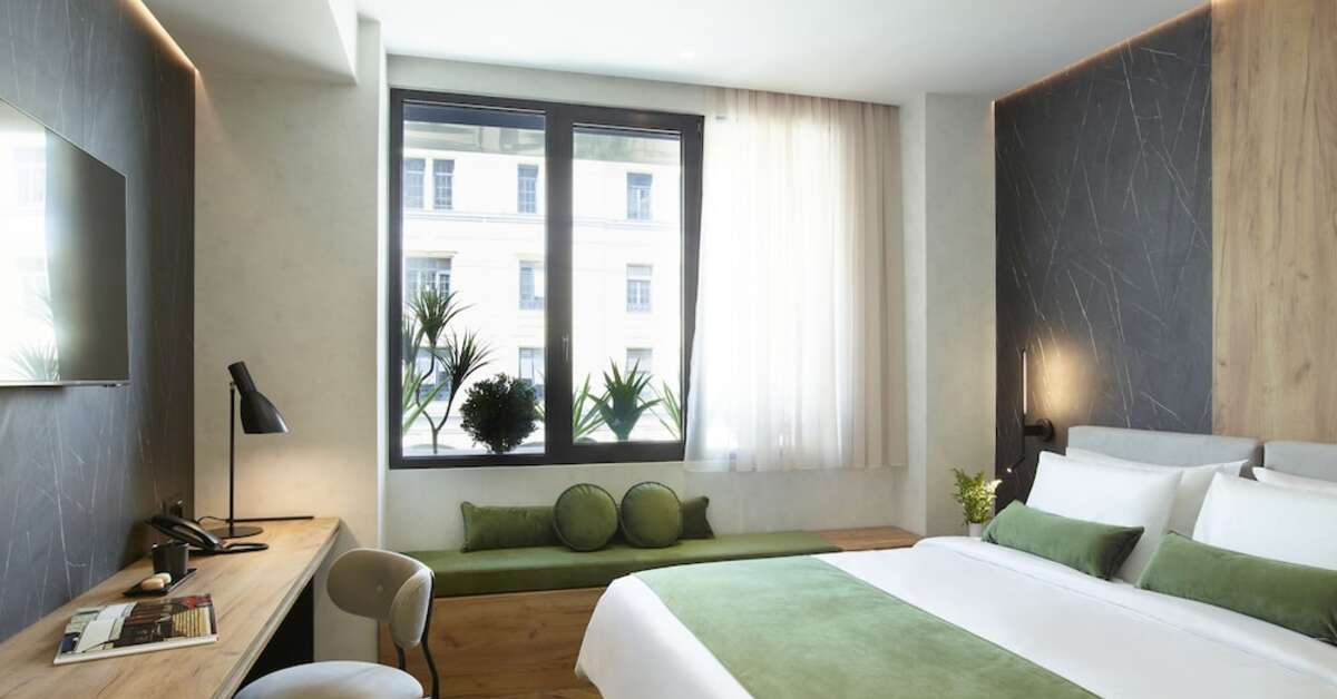 Een foto van The Port Square Hotel