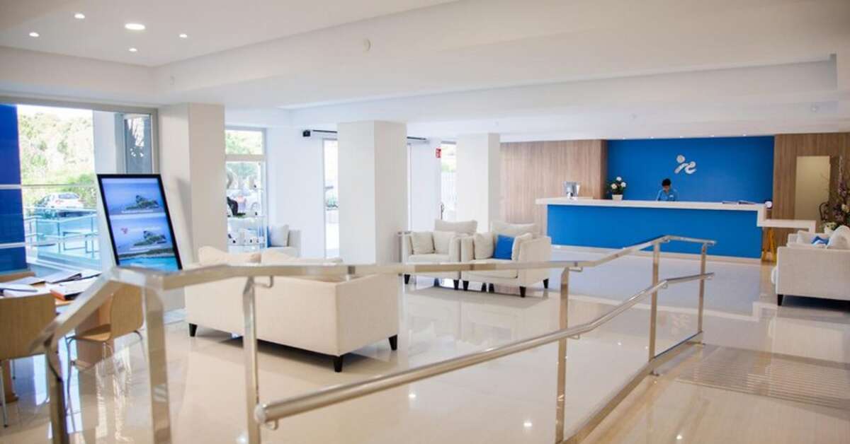 Een foto van het interieur van Globales Panama