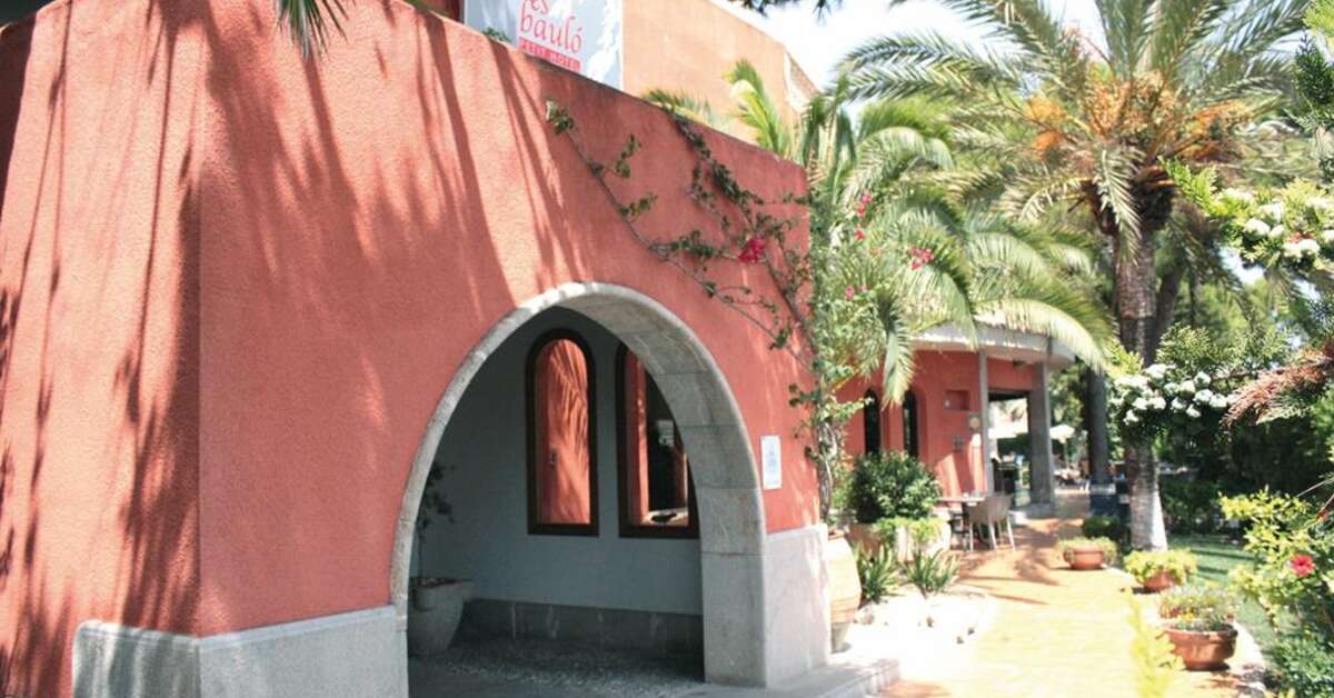Ein Foto von der Außenansicht des Es Baulo Petit Hotel
