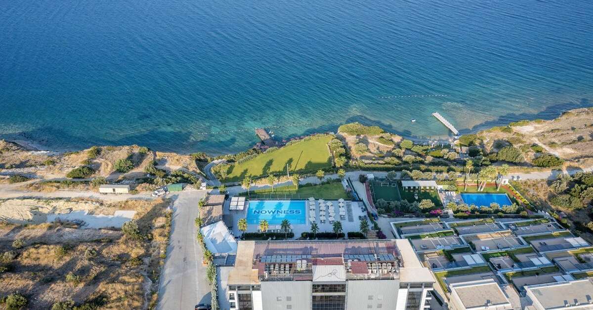 Een foto van het zwembad bij The Nowness Luxury Hotel & Spa