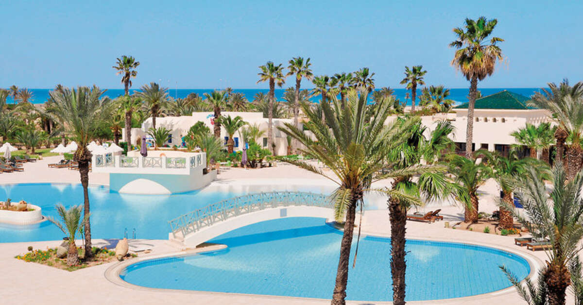 Een foto van het zwembad bij Yadis Djerba Golf Thalasso & Spa