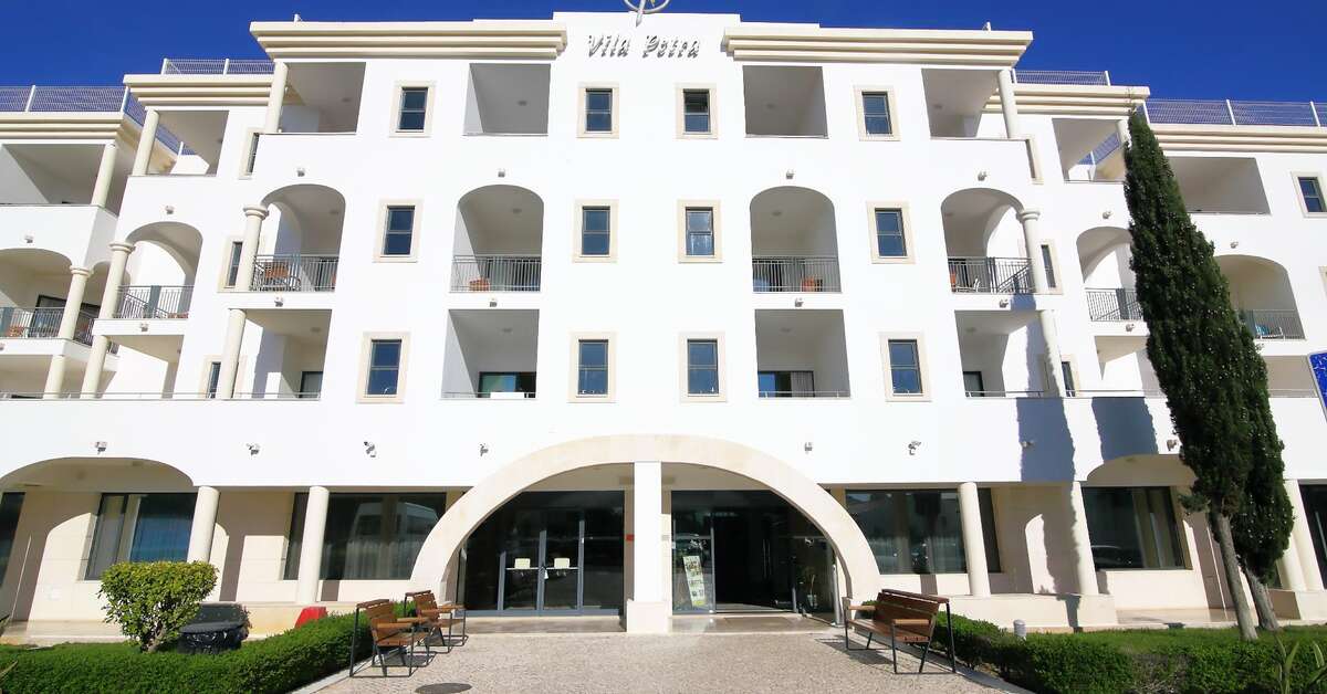 Een foto van de buitenkant van Vila Petra Appartementen