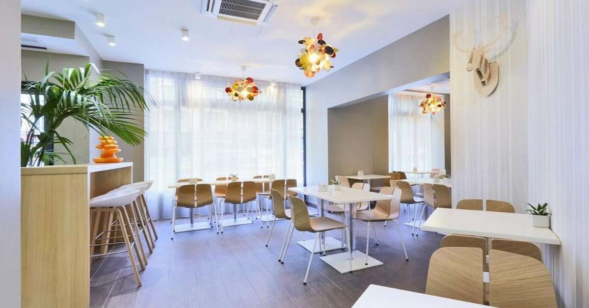 Een foto van de faciliteiten bij Hotel Kyriad Paris Montmartre