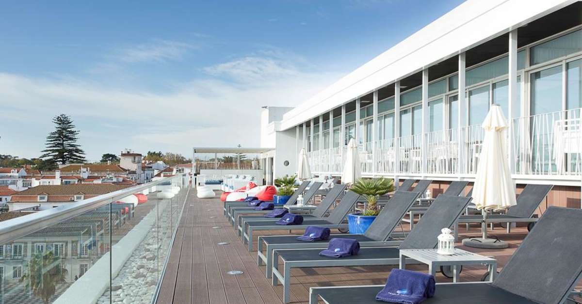 Een foto van het terras bij Hotel Baia