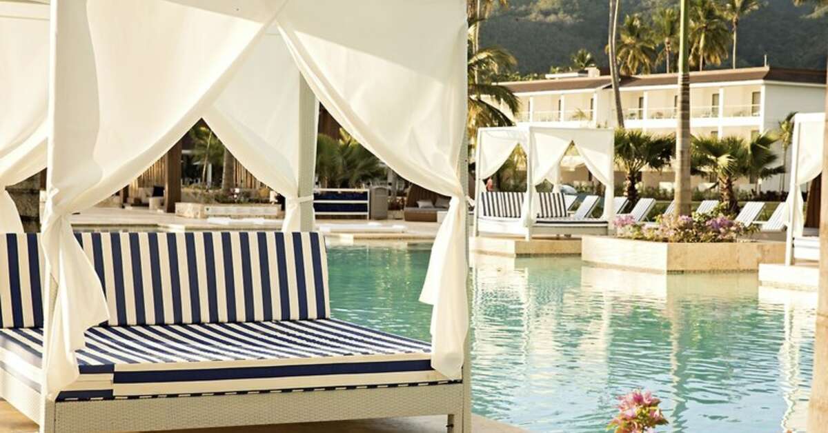 Een foto van het zwembad bij Viva Wyndham V Samana