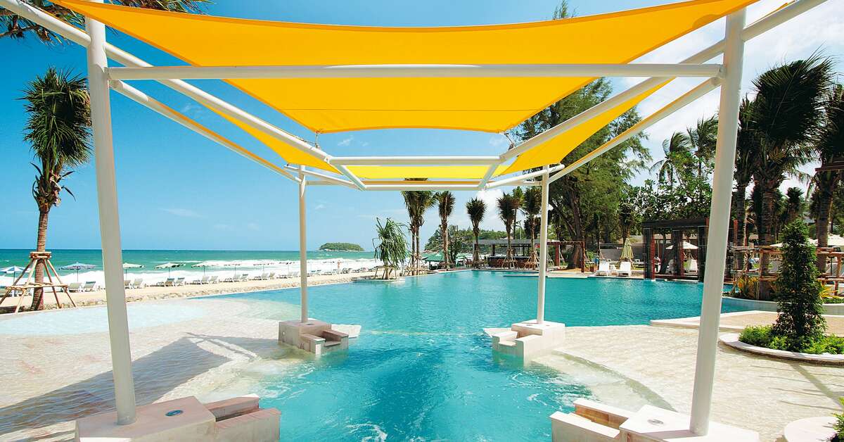 Een foto van het zwembad bij Katathani Phuket Beach Resort