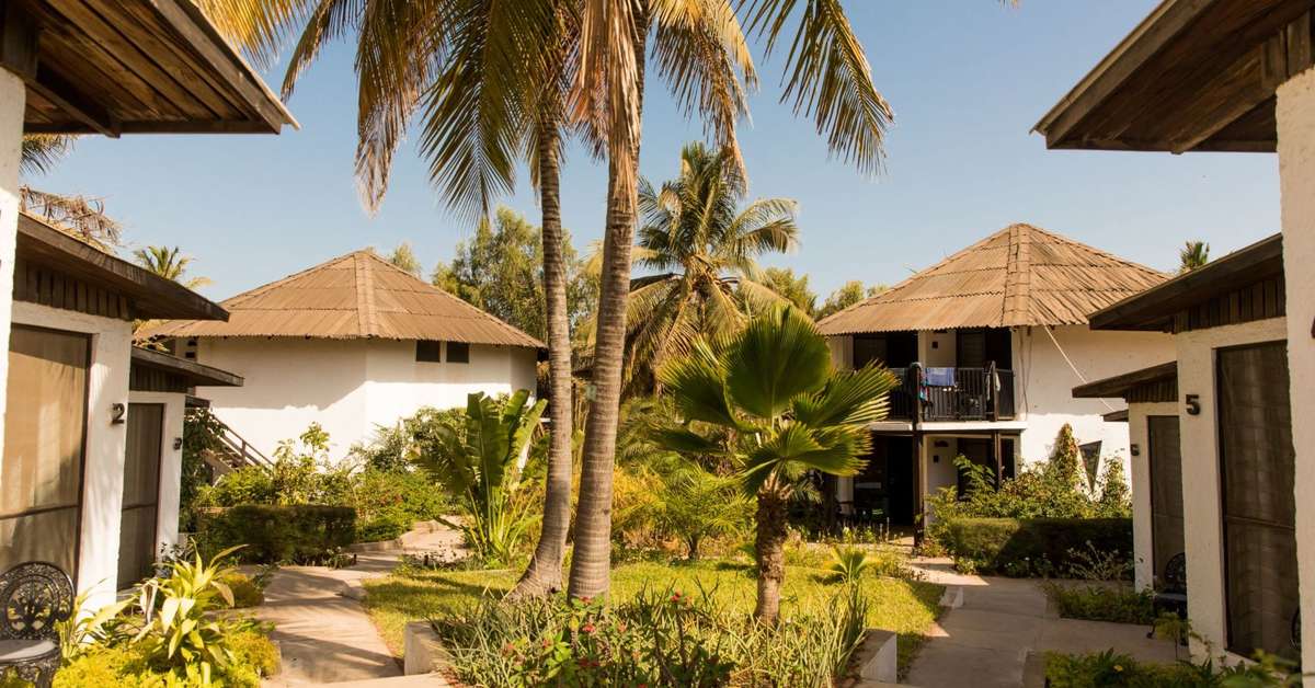 Een foto van de buitenkant van Bakotu Hotel