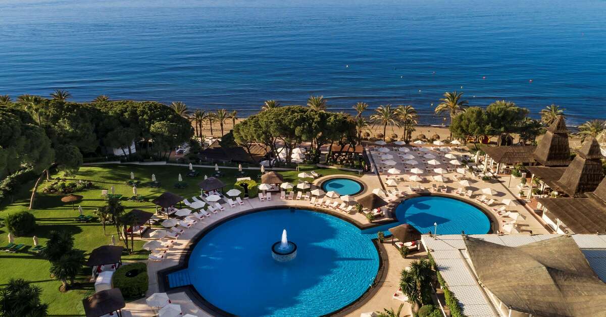 Een foto van het zwembad bij Hotel Don Pepe Gran Meliá