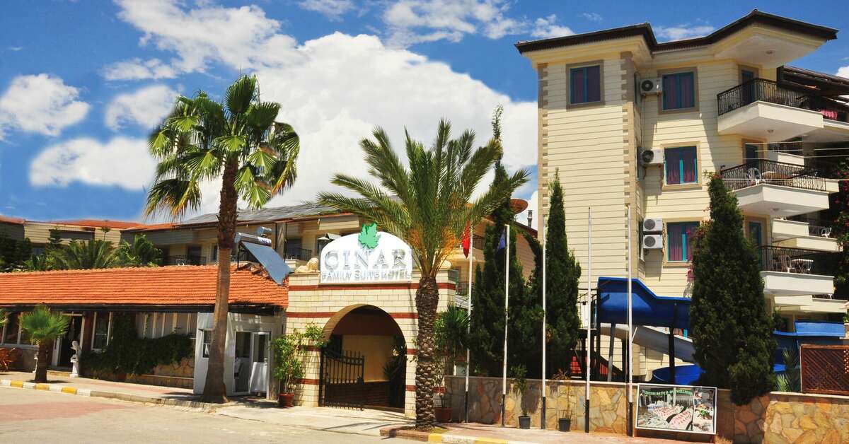 Een foto van de buitenkant van Cinar Family Suite Hotel