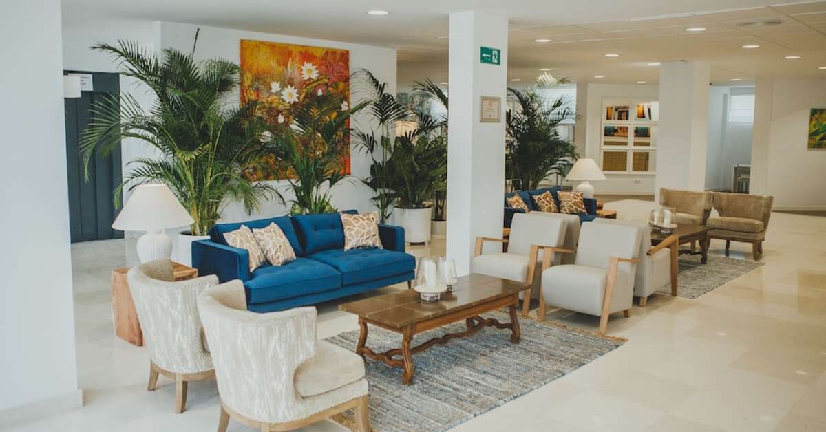 Een foto van het interieur van Hotel Alay