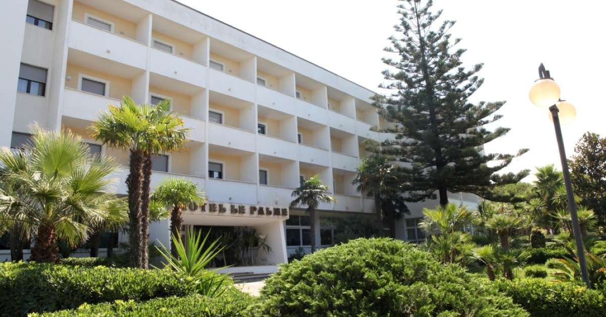 Een foto van de buitenkant van Hotel Le Palme Paestum