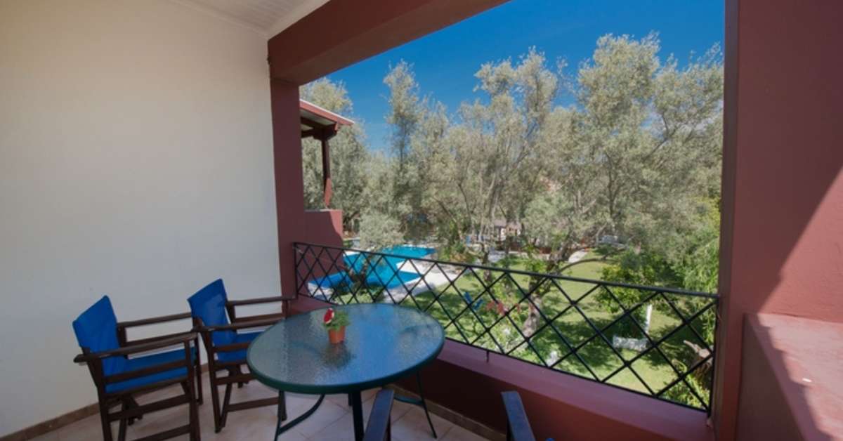 Een foto van het terras bij Villa Kazazis