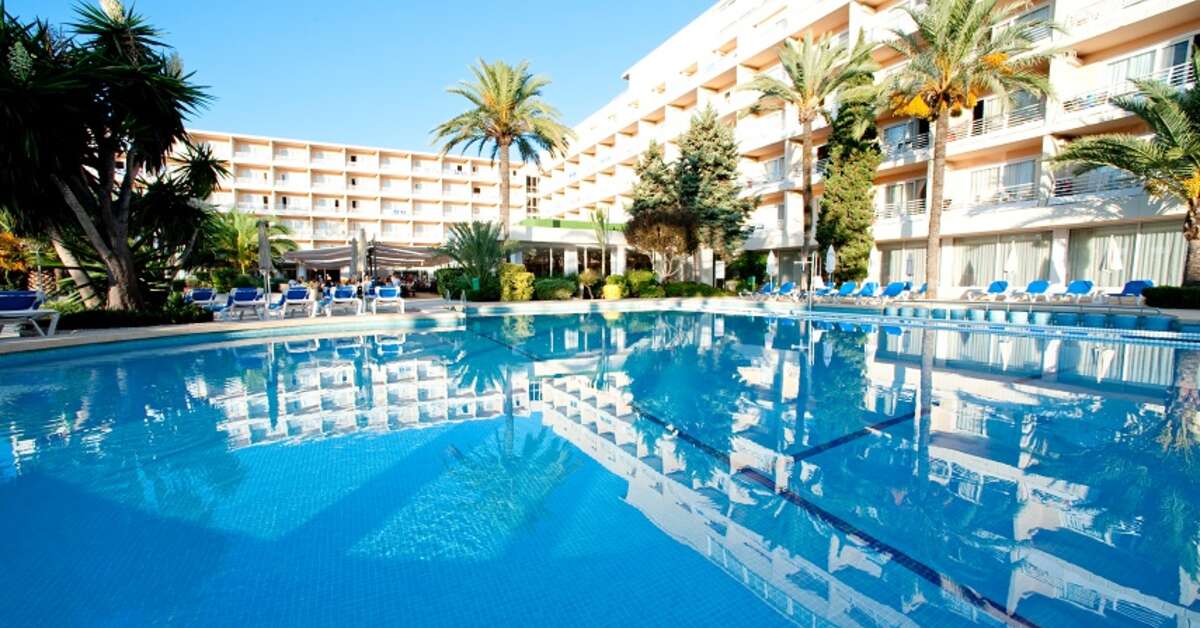 Een foto van het zwembad bij Grupotel Gran Vista & Spa
