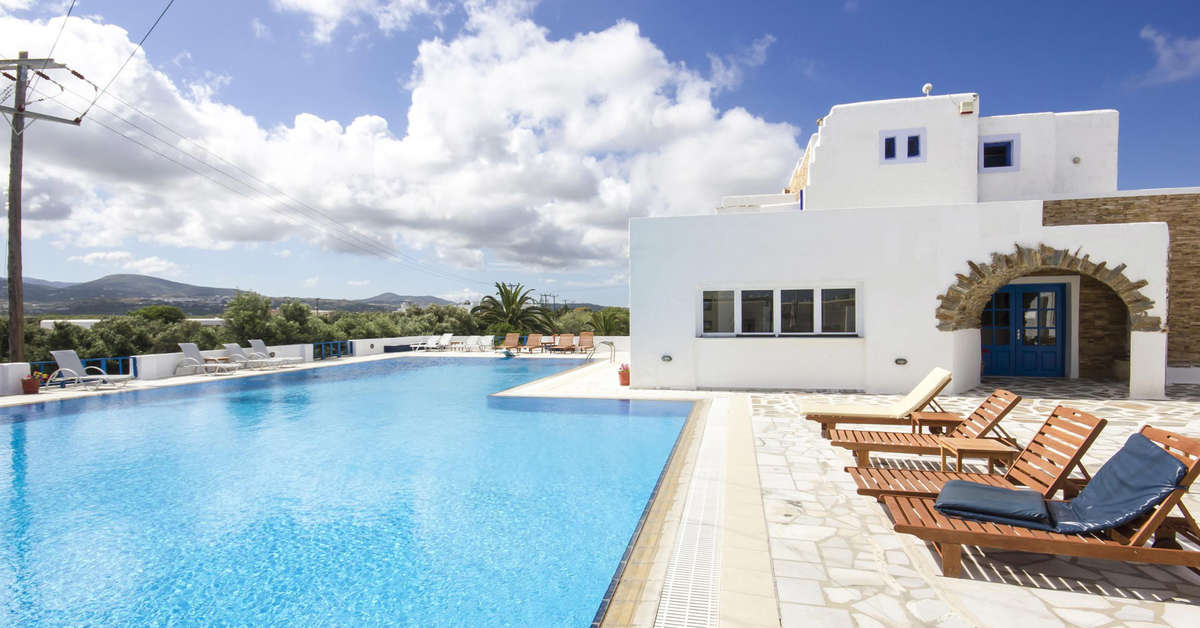 Een foto van een overzicht van Naxos Holidays