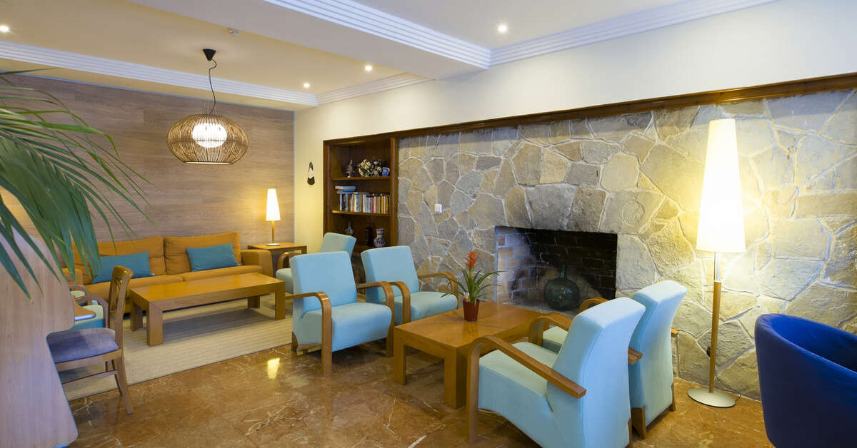 Een foto van het interieur van Hotel Osiris Ibiza