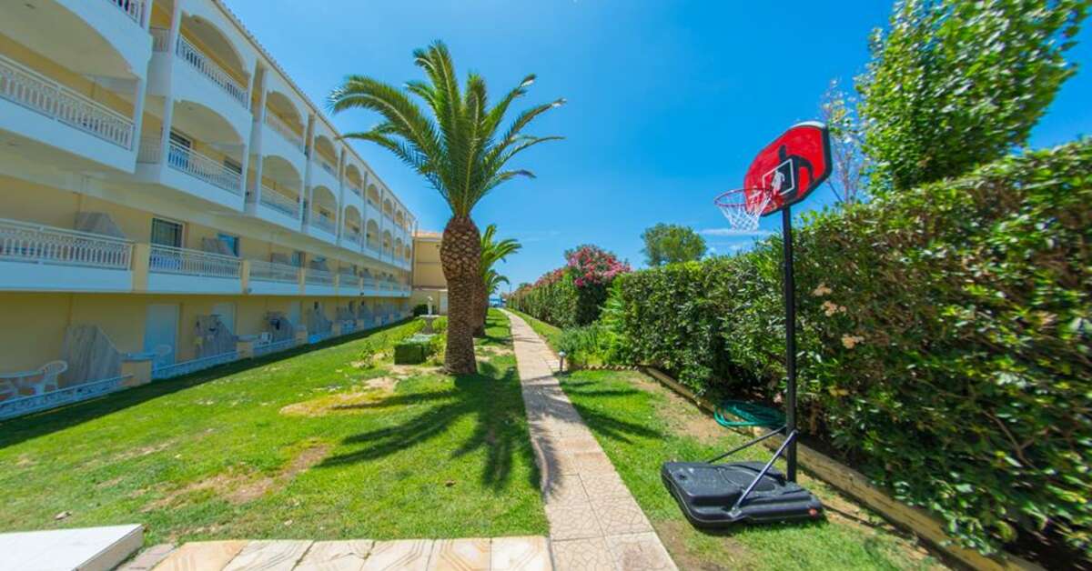 Ein Foto von der Außenansicht des Poseidon Beach Hotel