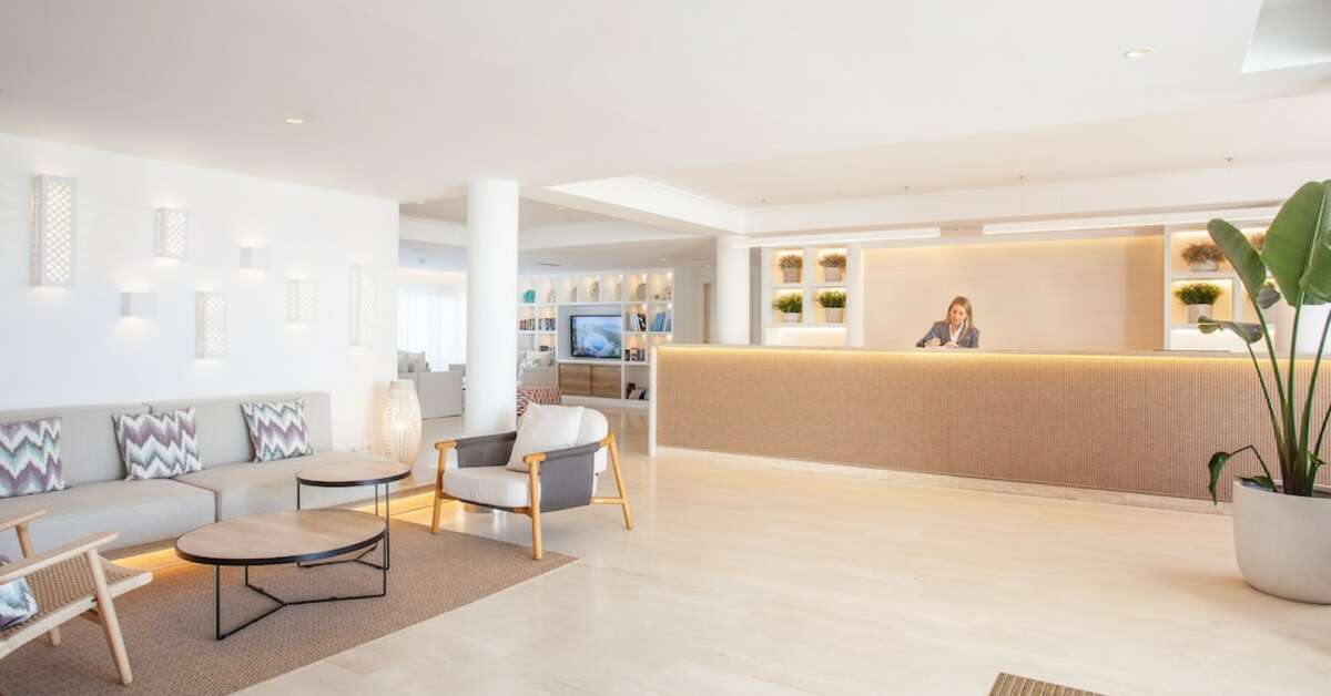 Een foto van het interieur van Grupotel Aldea Cala'n Bosch