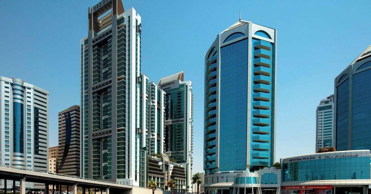 Een foto van de buitenkant van Four Points by Sheraton Sharjah