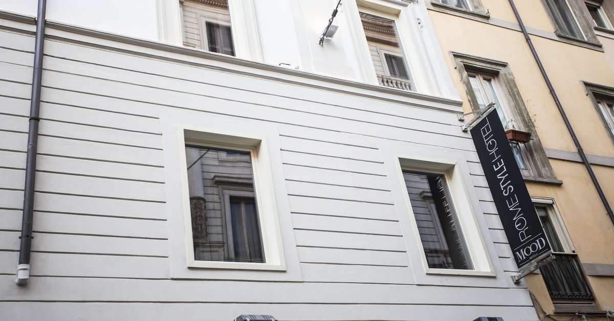 Een foto van de buitenkant van Rome Style Hotel