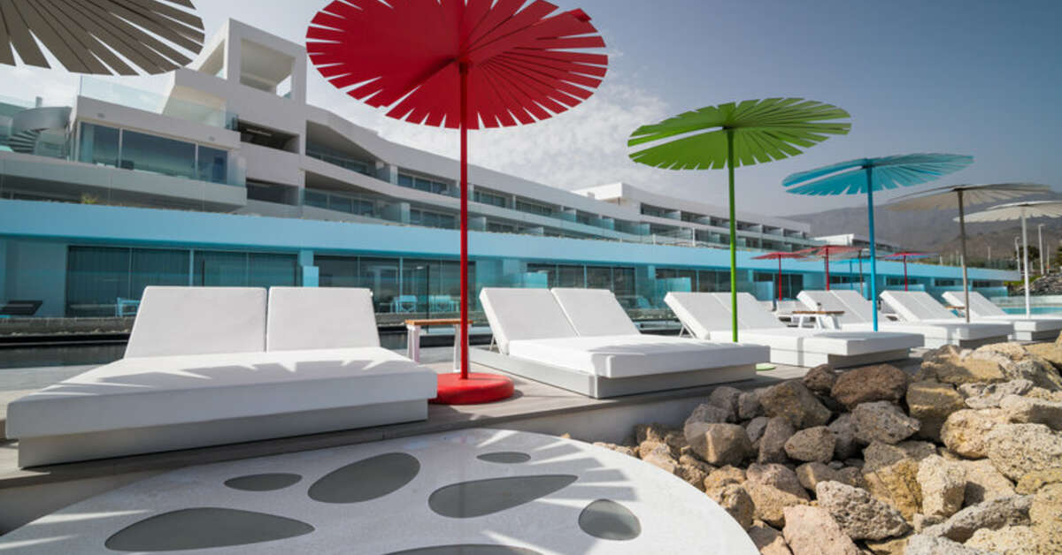 Een foto van het terras bij Baobab Suites