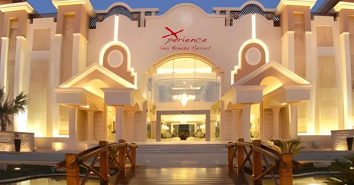 Een foto van de buitenkant van Xperience Sea Breeze Resort