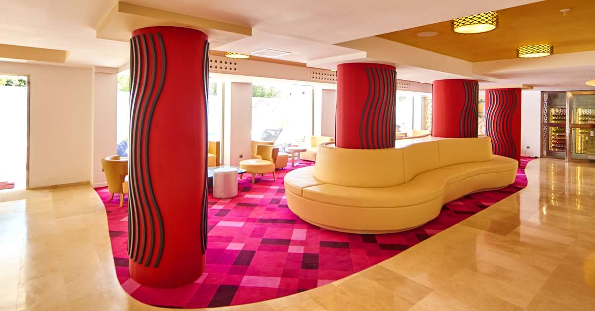 Een foto van het interieur van Indico Rock Hotel
